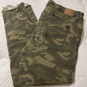 EUC Camo High Rise Jeggings